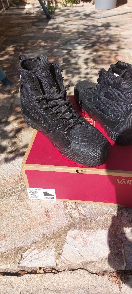 Vans Sk8 Hi Gore Tex MTE
черен (blackout)