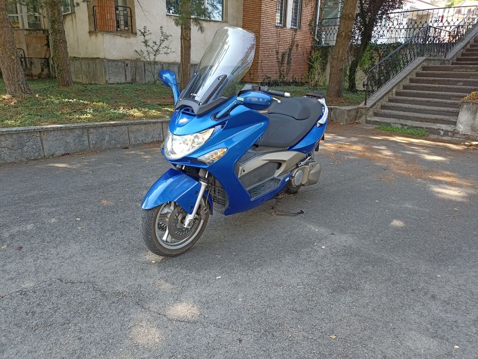 Kymco Xciting 500 maxi scooter