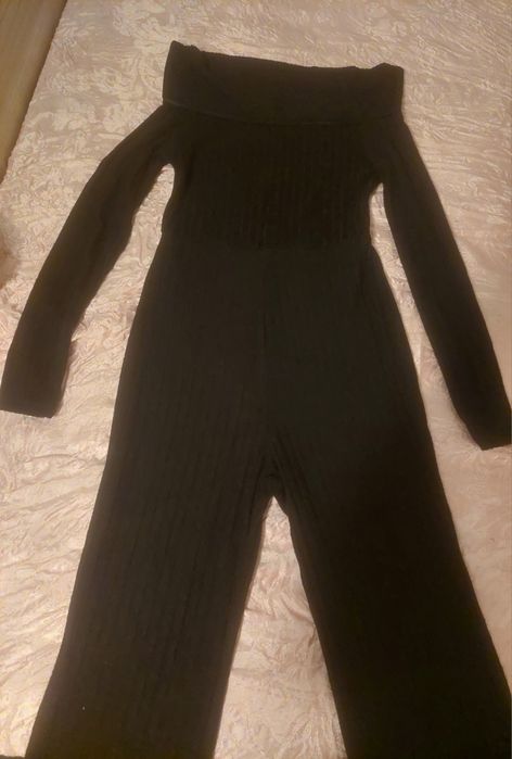 Продавам чисто нов елегантен дамски гащеризон.