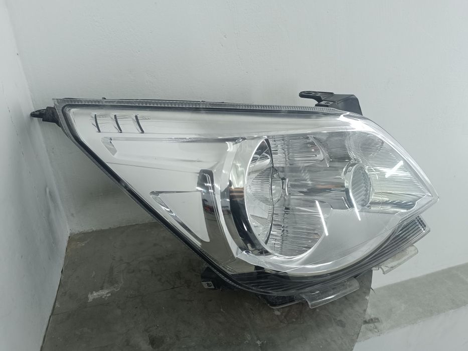 Cobalt oldi o'ng tarap fara, кобальт передний правый фара