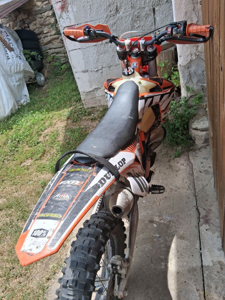 Vând KTM 300 EXC ,2 timpi ,într-o stare foarte bună!