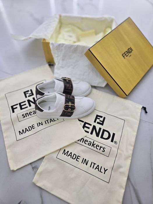 Оригинални обувки fendi