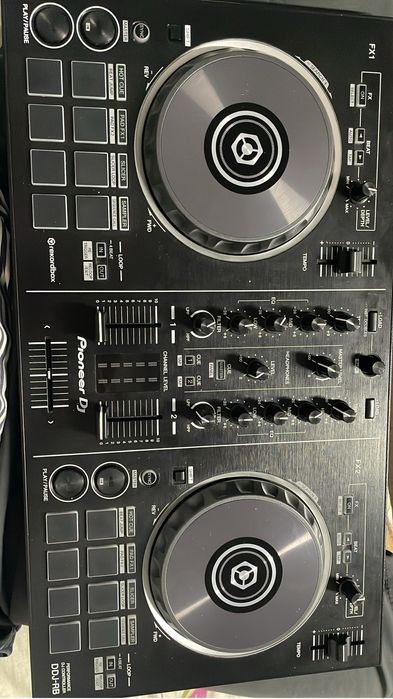Pioneer DDJ RB Диджейский контроллер