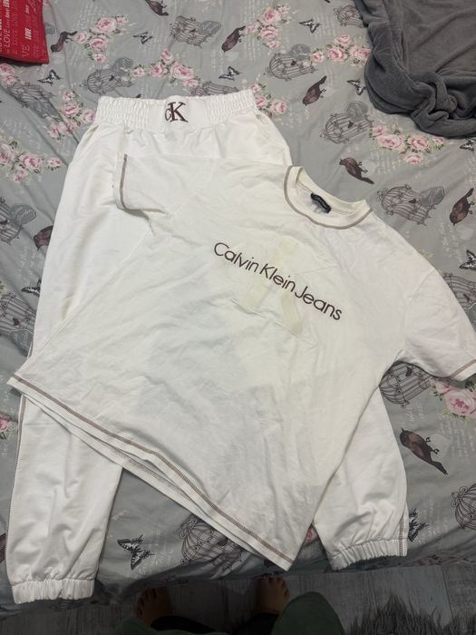 Чисто нов бял комплект Calvin Klein Jeans размер L