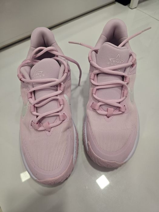 Розови маратонки Nike