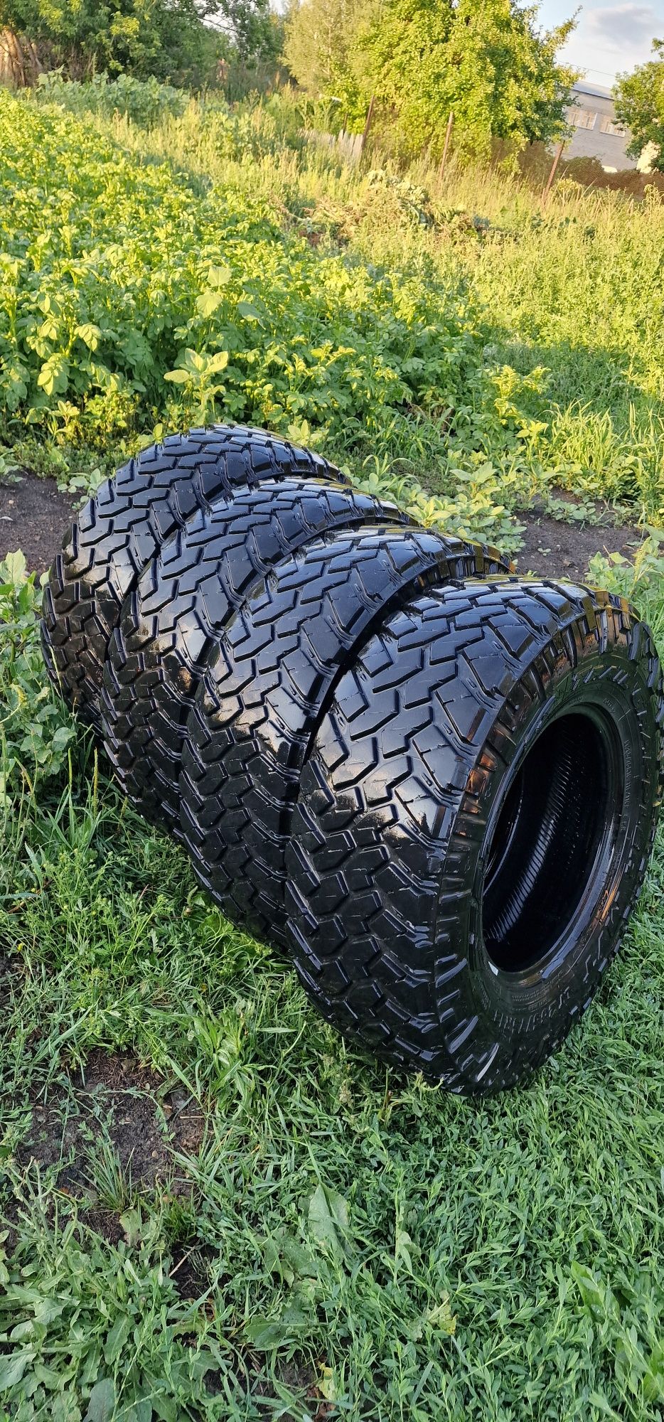 Продам грязевые шины 265×75×R16