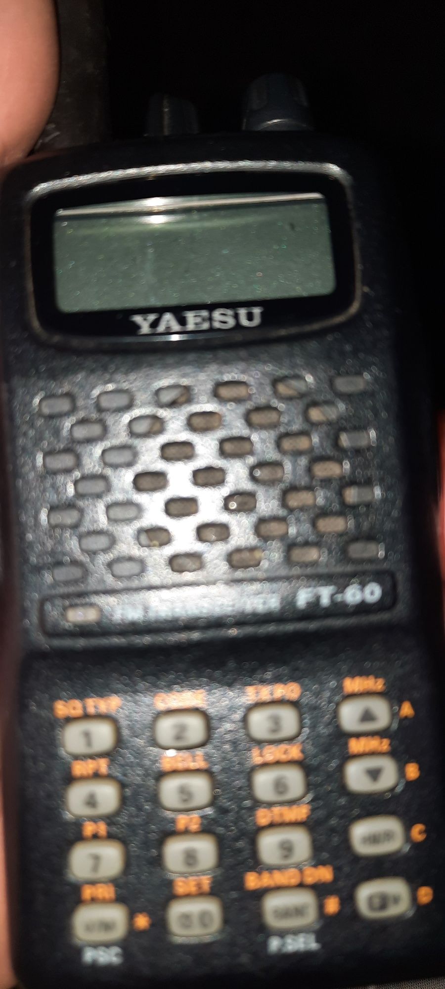 Продаю Рацию  YAESU FT-60