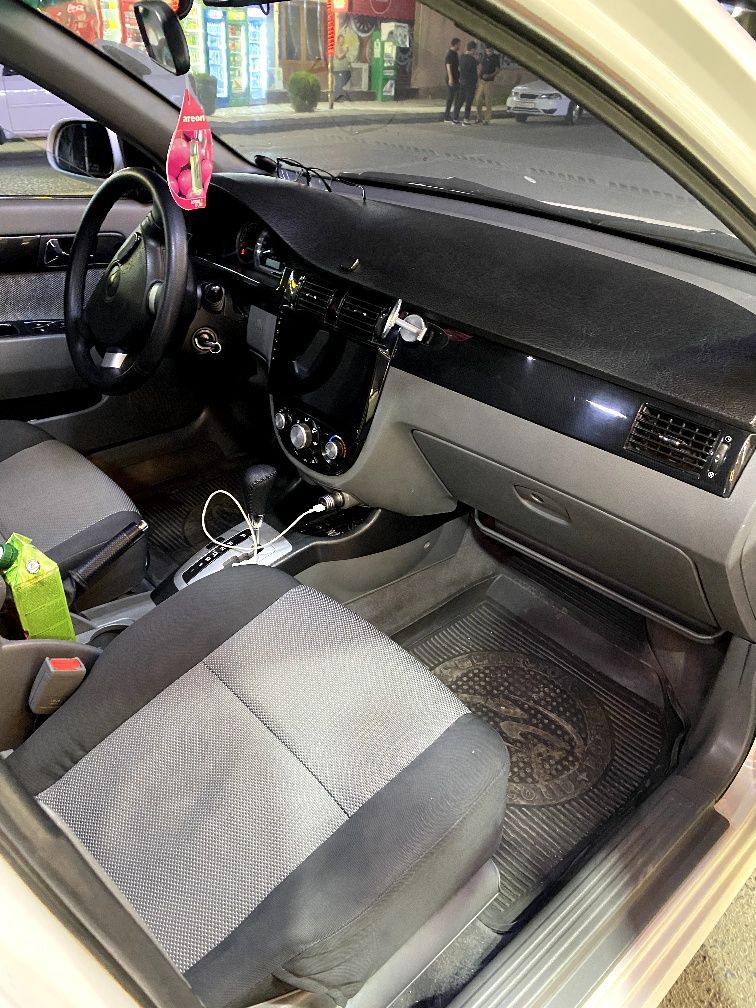 Lacetti 1.6L yili 2013 avtamat 3poz