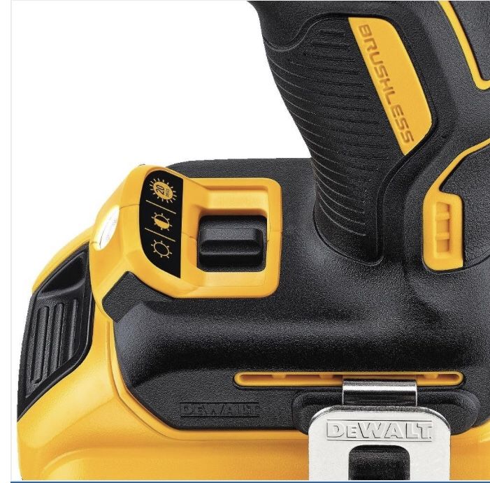 Акумулаторна Бормашина – винтоверт безчетков Dewalt DCD796NT, 18 V, 70