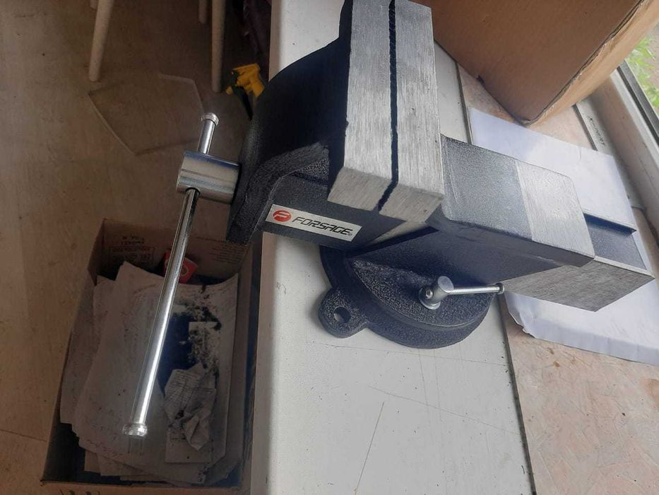 тиски стальные слесарные 127мм. с поворотом