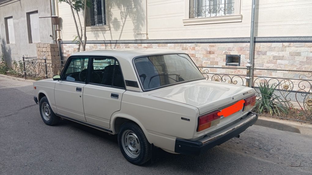 Vaz 2107 sotladi