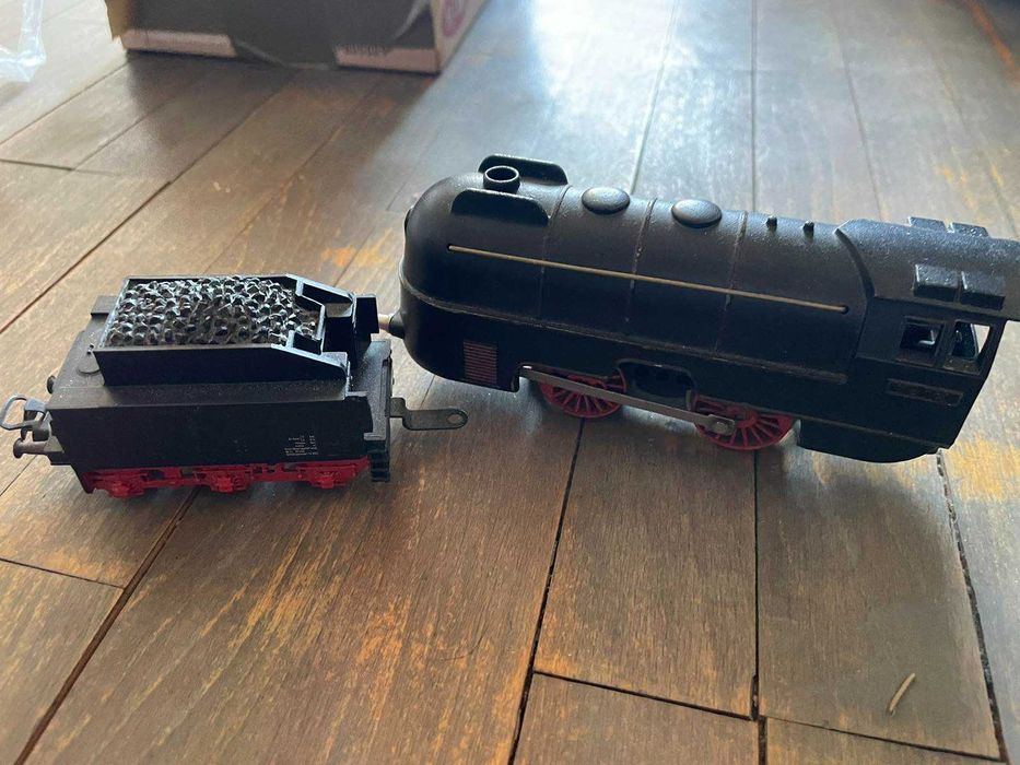 PIKO ME 101 - парен локомотив с тендер