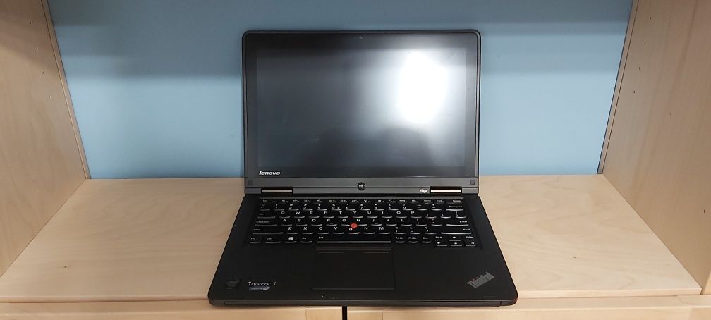 Vand laptop Lenovo THINKPAD E540 i5 / E550 i5 / Yoga 12 i7