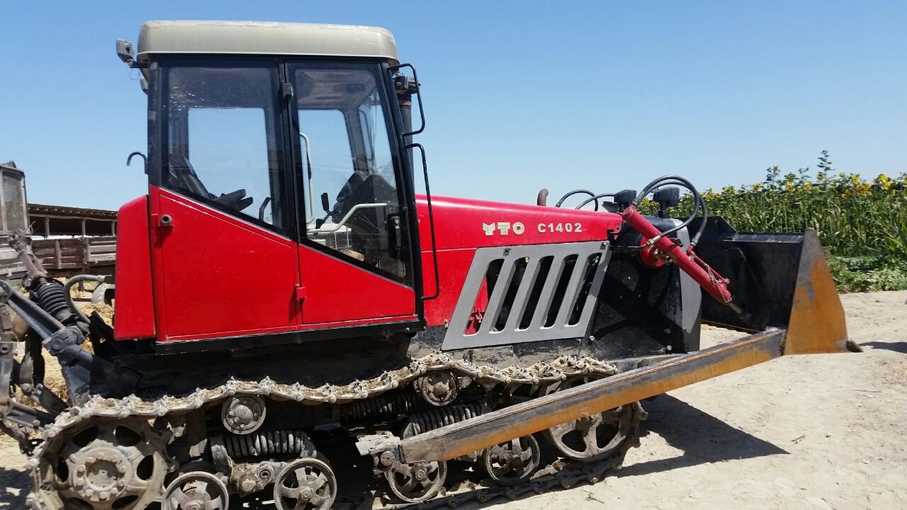 Yuto buldozer 1402