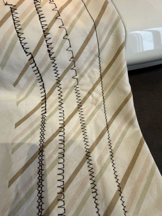 Masina de cusut festonat si butoniere TCM