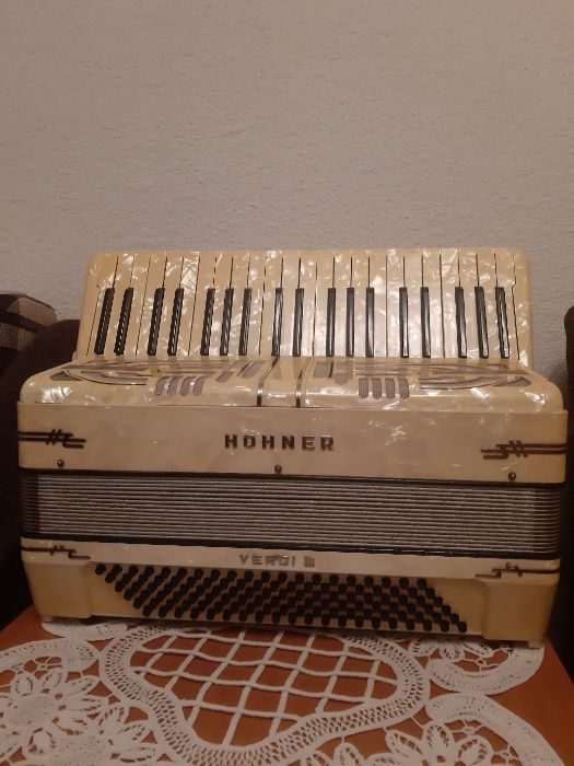 Vand acordeon Hohner Verdi III 120 basi