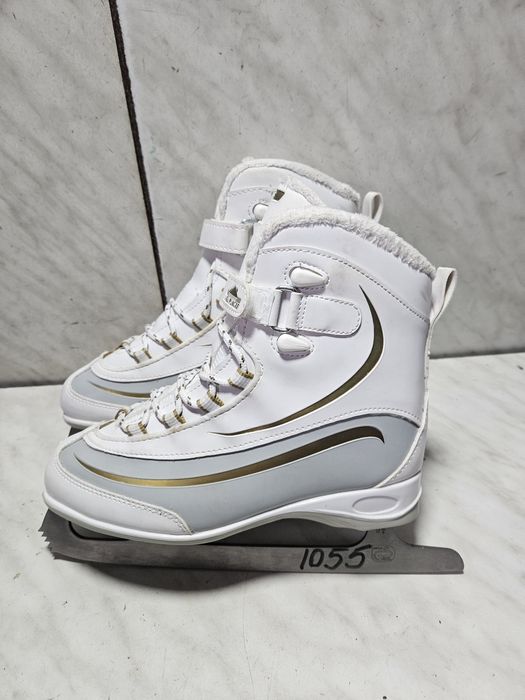 Patine 1055 gheata patinaj artistic Lake Placid marime 37  (25  cm)