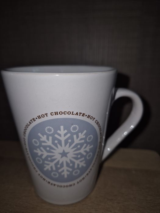 Cana de iarna fulgi de nea