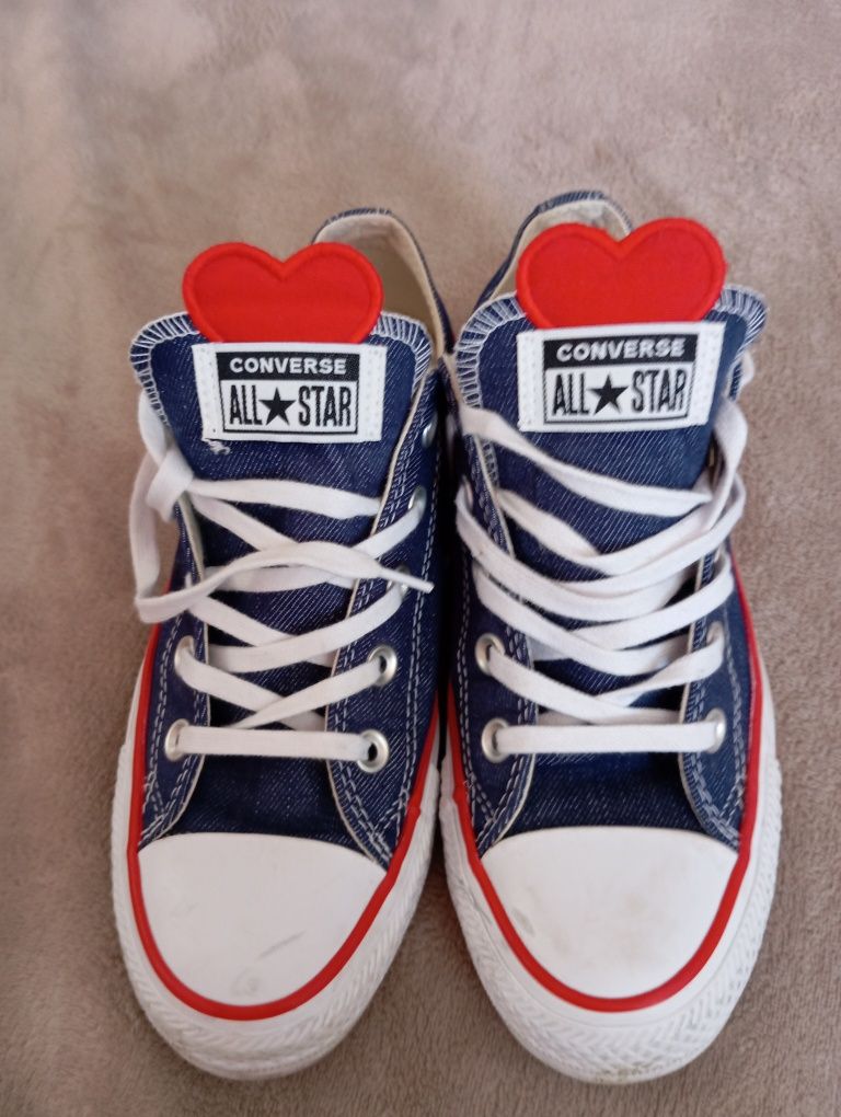 Tenisi Converse Chuck Taylor "hearts", mărimea 36.5