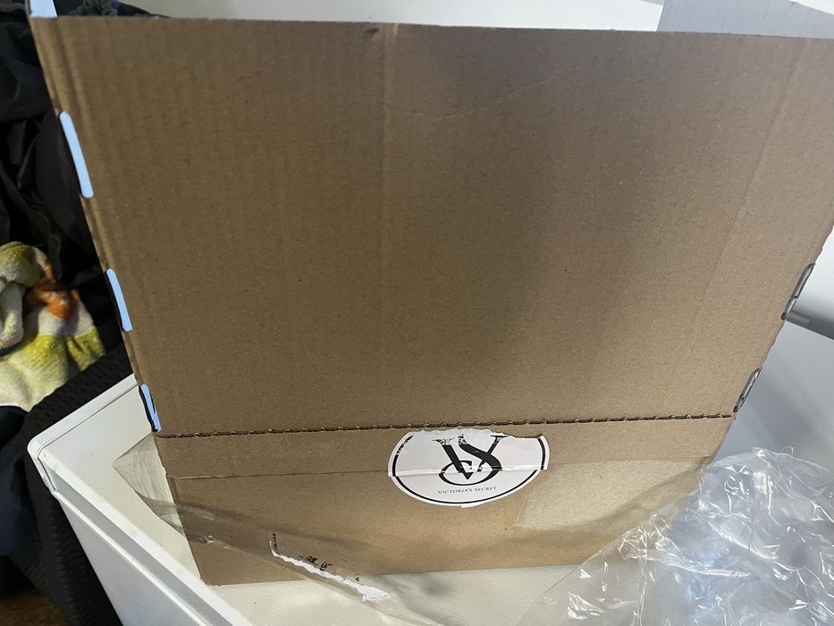 Sutien nou VICTORIA’S Secret marimea 38 DD