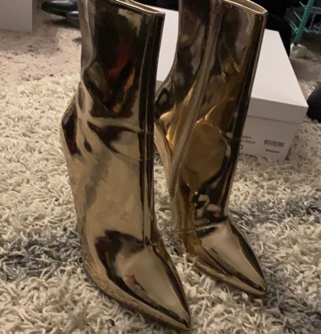 Нови Steve Madden gold Wagner