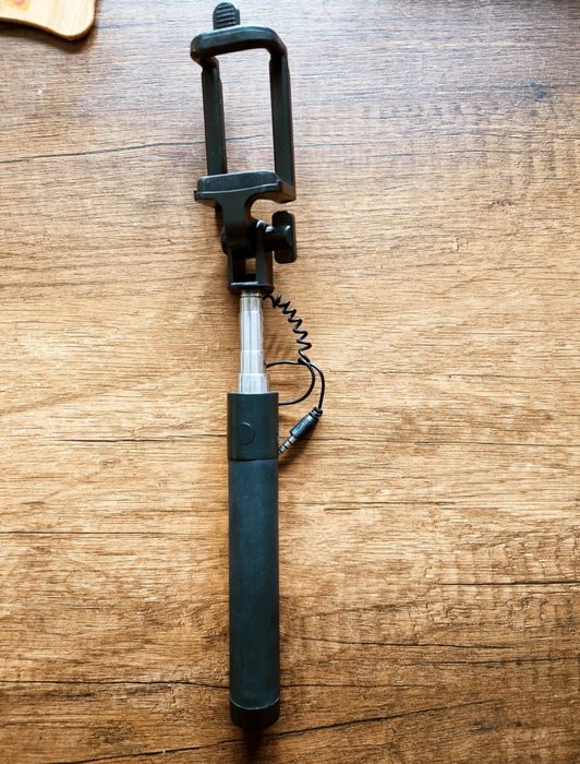 Mini selfie stick cu buton