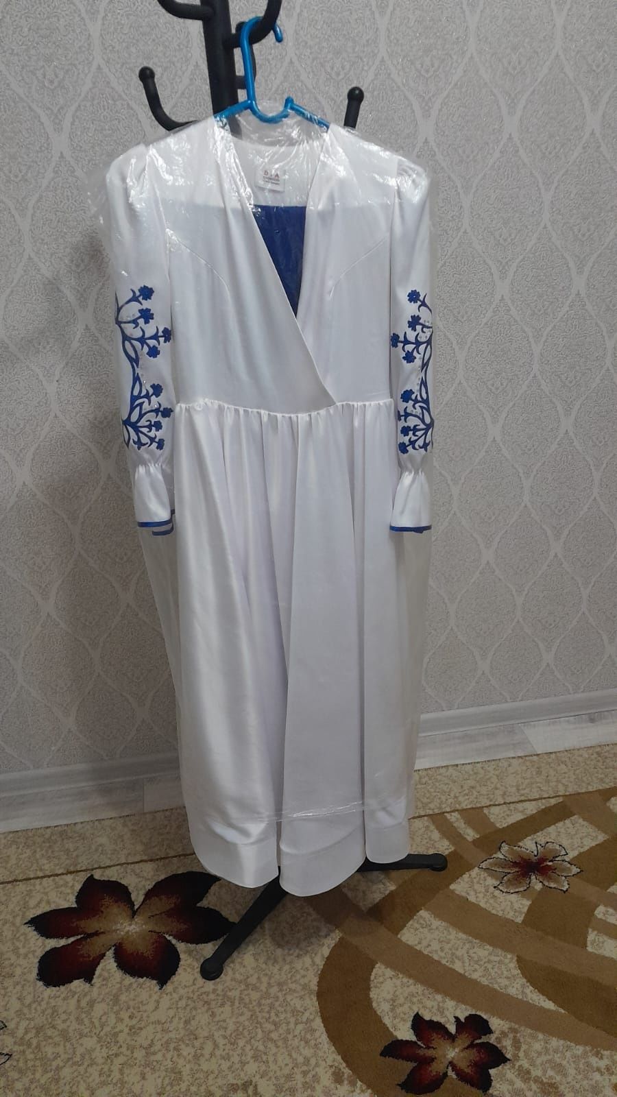 Вечерге киетін әдемі бренд көйлек! Бренд  D&A collectionт. 46 размер..