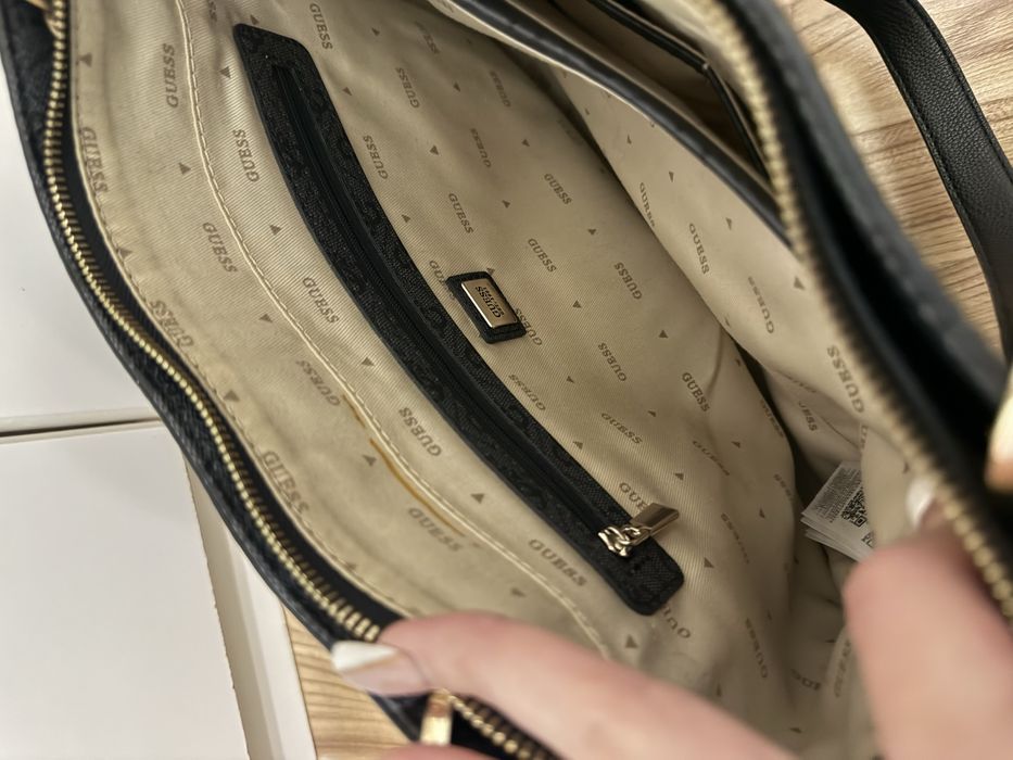 оригинална чанта Guess