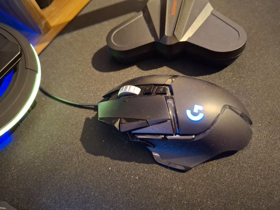 Vând laptop cu tot cu accesorii !