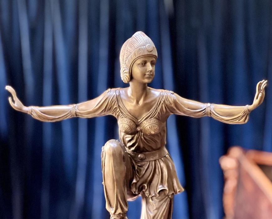 Statuetă Bronz ArtDeco *** vintage / antic / vechi / retro ***