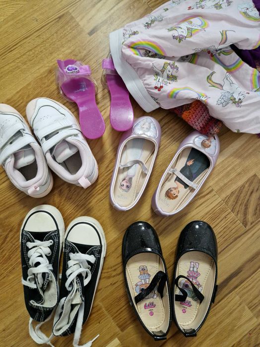 Lot hainute 4-6 ani in stare buna.