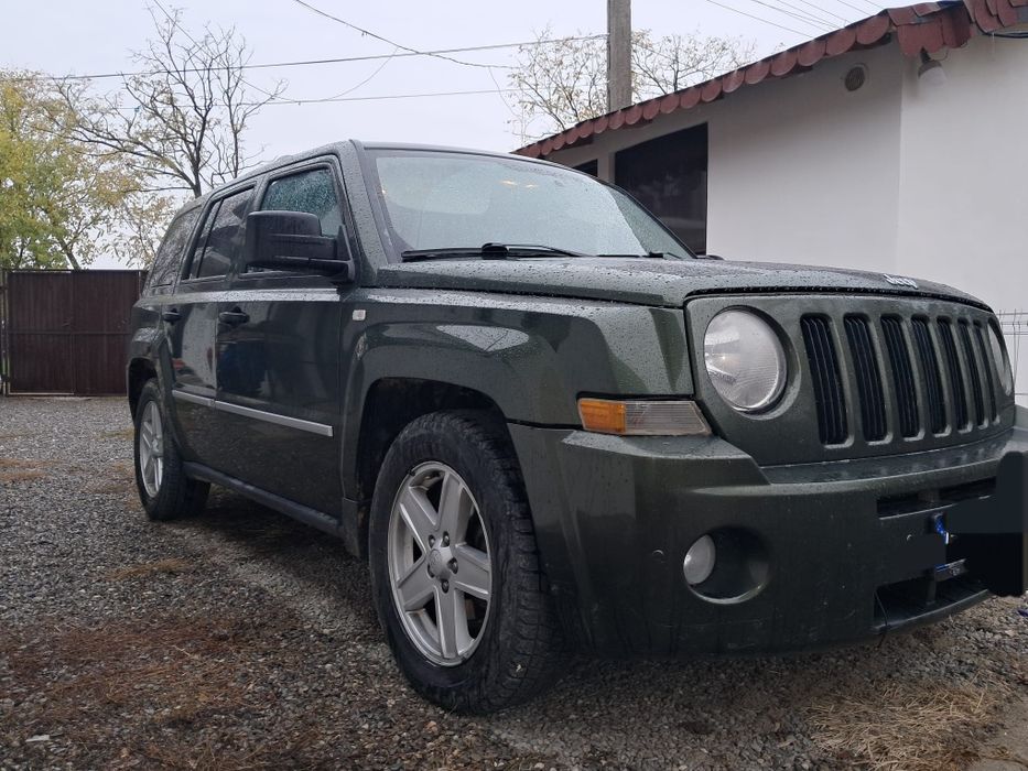 Vând Jeep Patriot