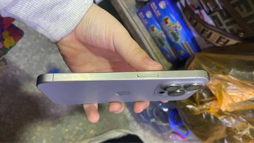 iPhone 15 про с гарантией