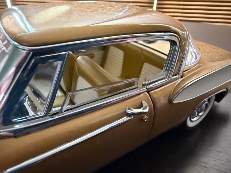 Macheta 1/18 Studebaker Golden Hawk Editie Speciala (fara cutie)