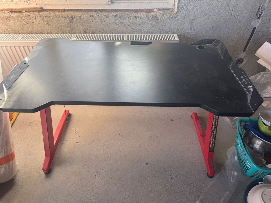 Birou gaming 120cm 200 lei