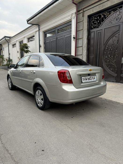 Sroshna lacetti 1.8 sotiladi