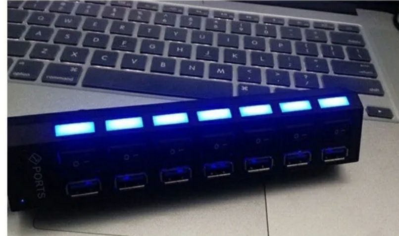 USB хъб разклонител със 7 порта, LED и допълнителна защита