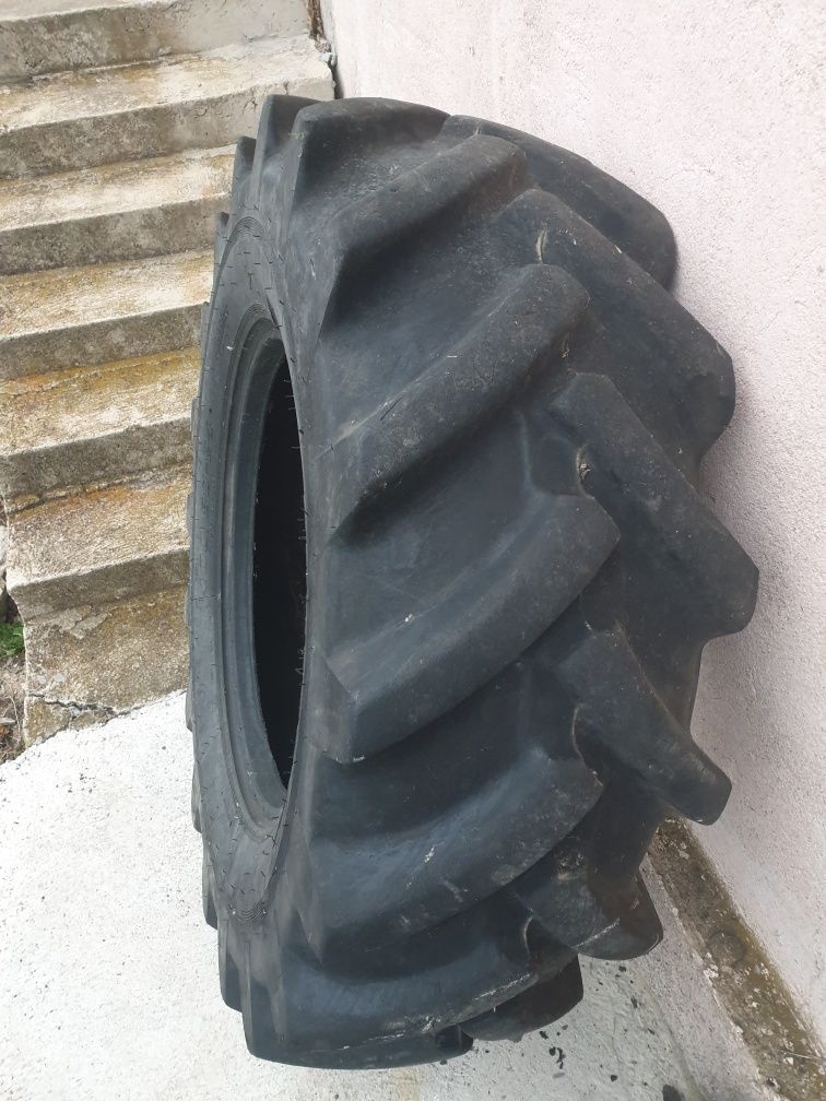 Предна Гума за трактор dunlop 24"