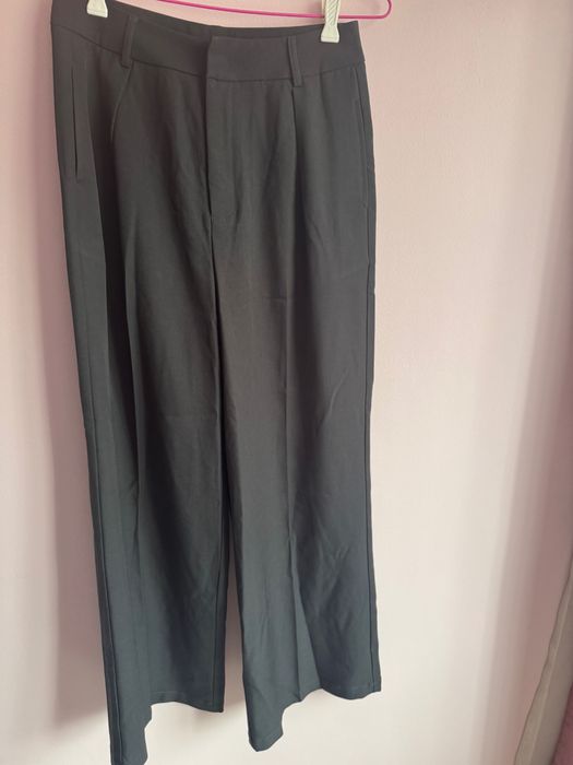 Панталони с широк крачол