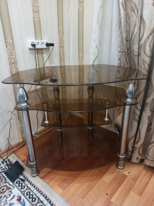 Тумба стеклянная для телевизора