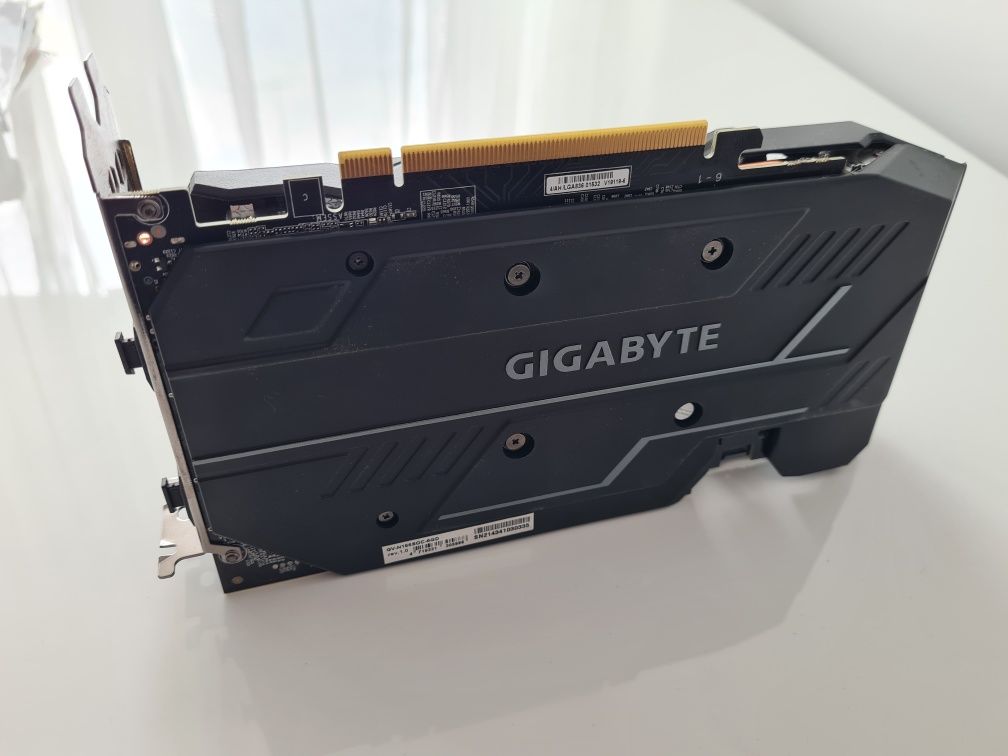 Видеокарта GIGABYTE GeForce GTX 1660 SUPER OC 6G DDR6 192bit
