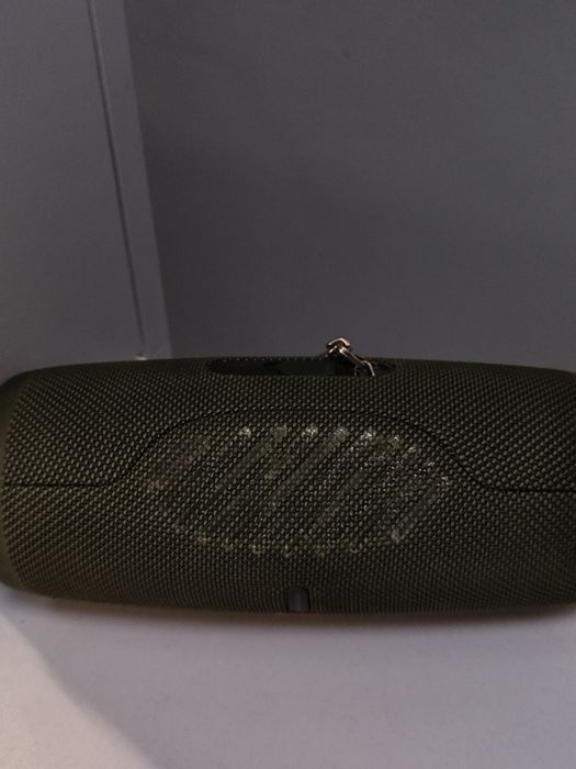 JBL charge 5 със следи от употреба