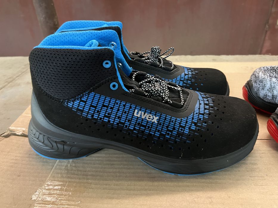 Vand bocanci protectie uvex marimea 44