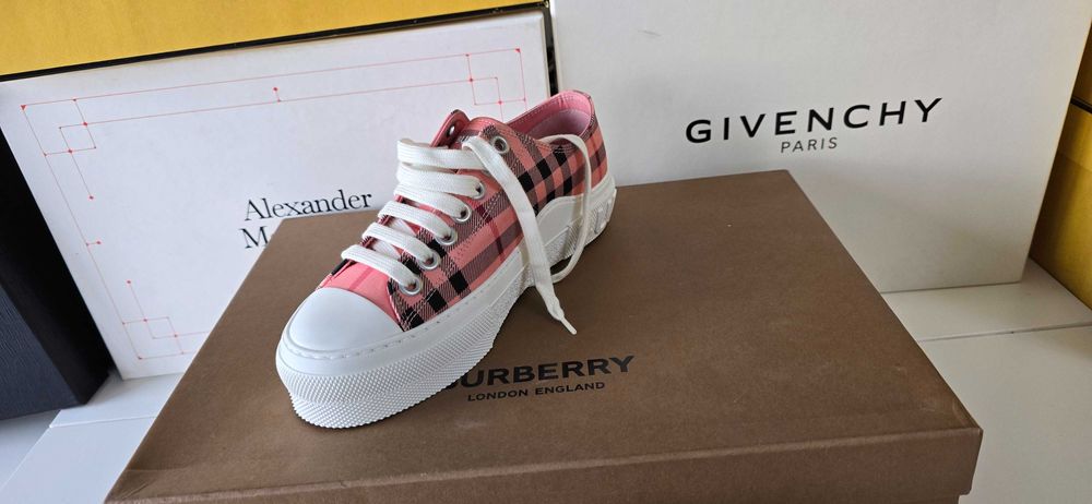 Women's BURBERRY Check-Print Nr 36 NOI in CUTIE