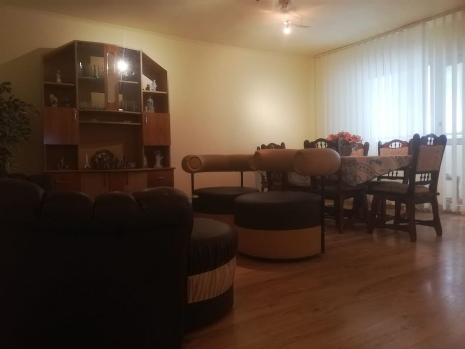 Închiriez apartament 3 camere