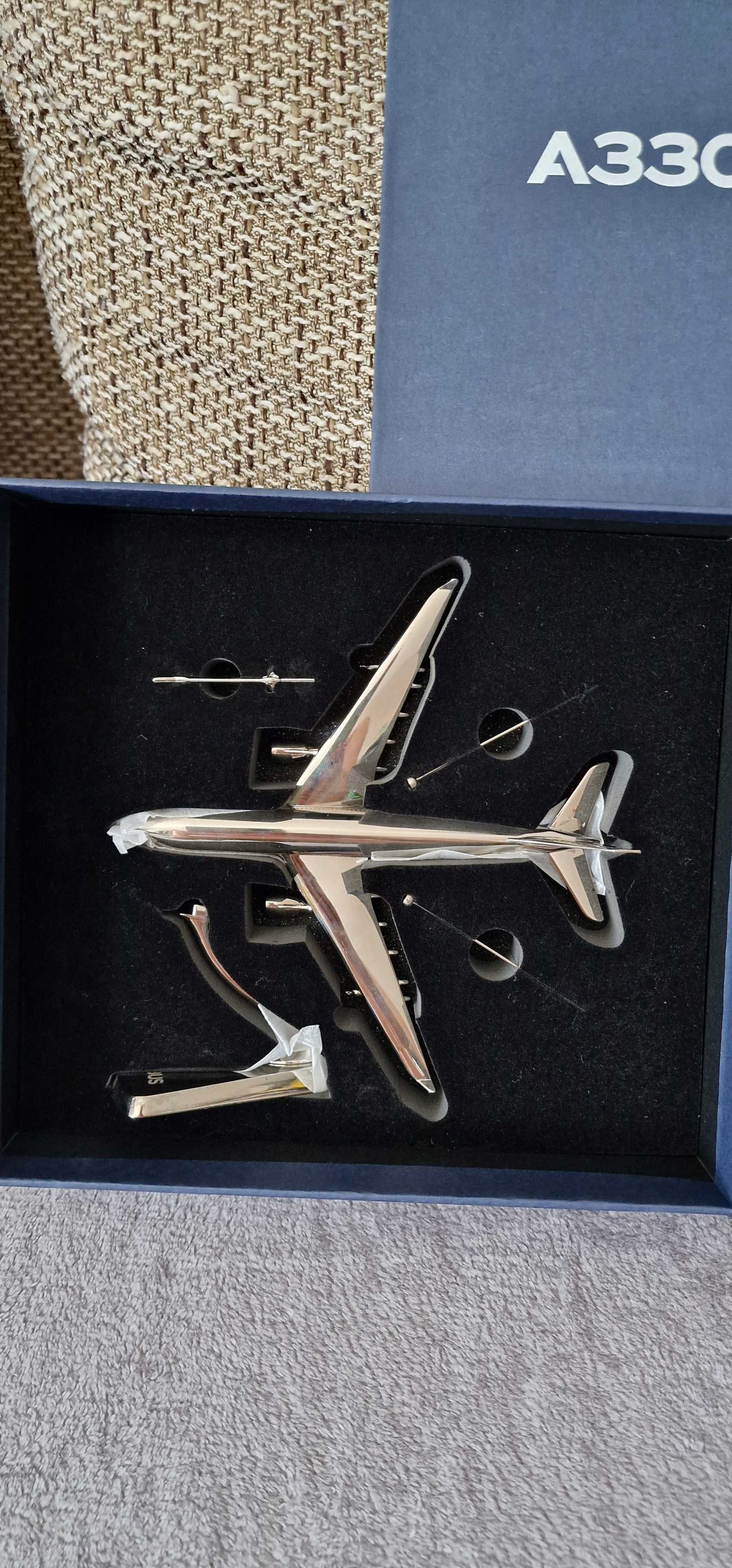 Macheta avion metalica Airbus A330 MRTT Chrome