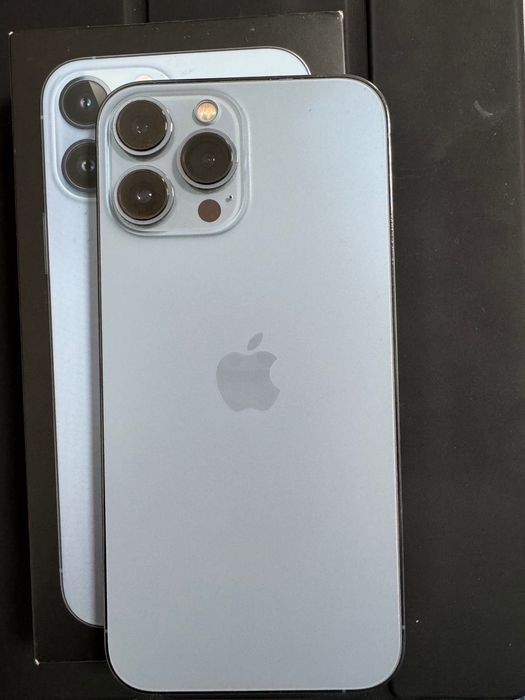 Iphone 13 Pro Max – Like New – 256GB (Original Box + Accessories)
