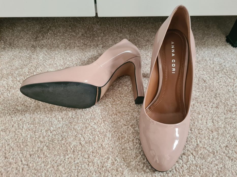 Pantofi Anna Cori masura 37 lac nude