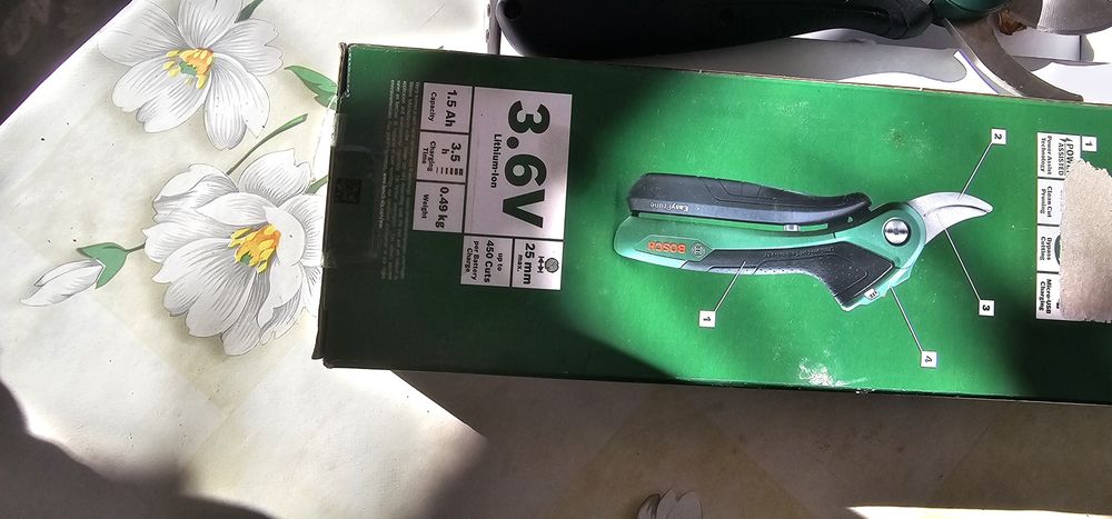 Акумулаторна лозарска ножица BOSCH EASY PRUNE 3.6V