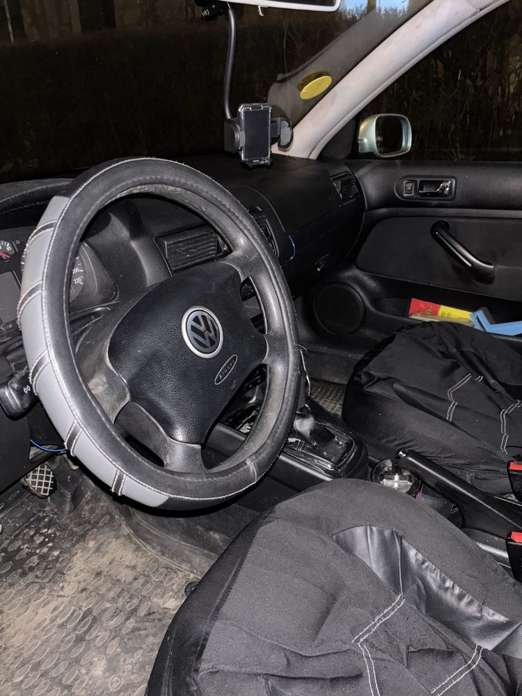 Vând Golf 4 1.4 16V !MOTOR DEFECT!